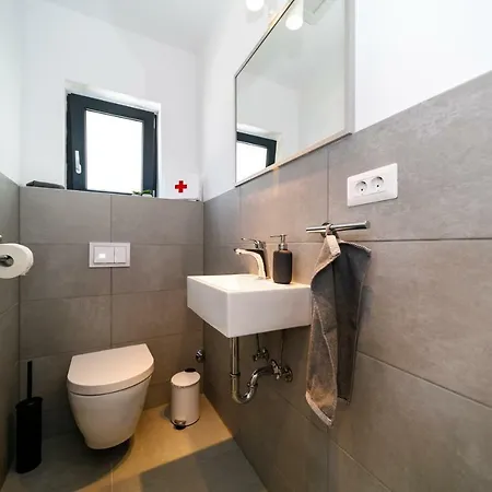 Πανσιόν Mari House Malinska