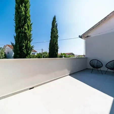 Mari House Affittacamere 4*