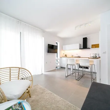 Mari House Πανσιόν 4*