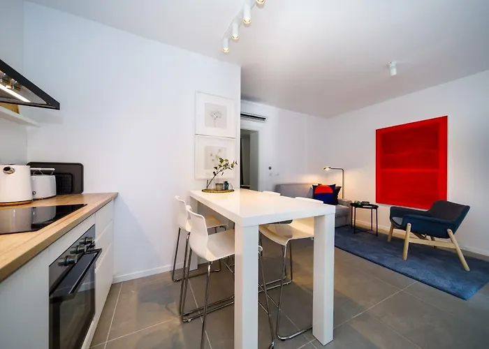 Pensión Mari House 4*